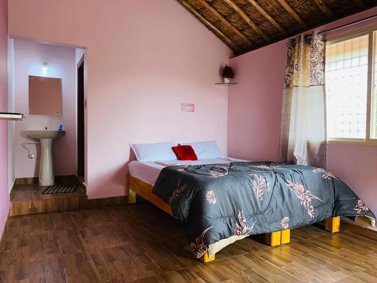 Prajwal Home Stay Hampi Exterior photo