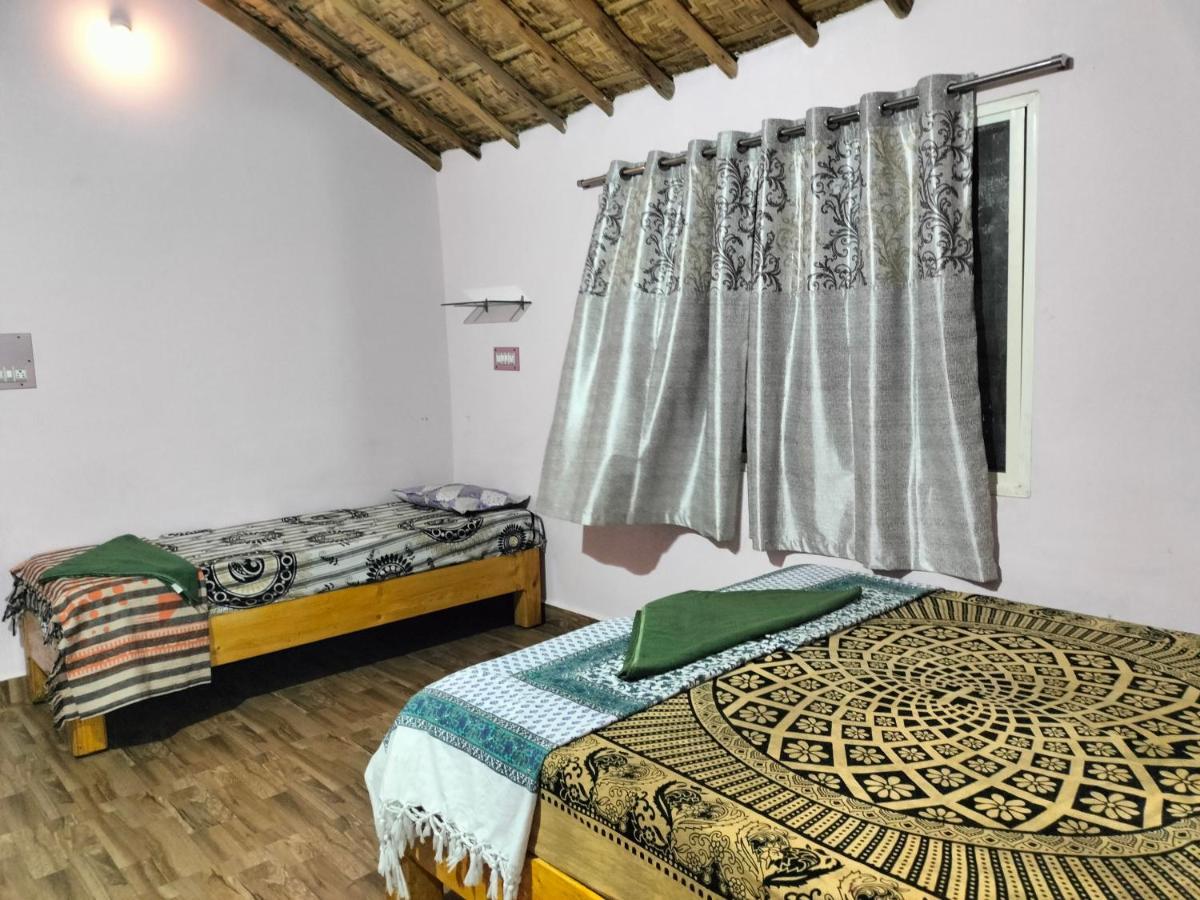 Prajwal Home Stay Hampi Exterior photo