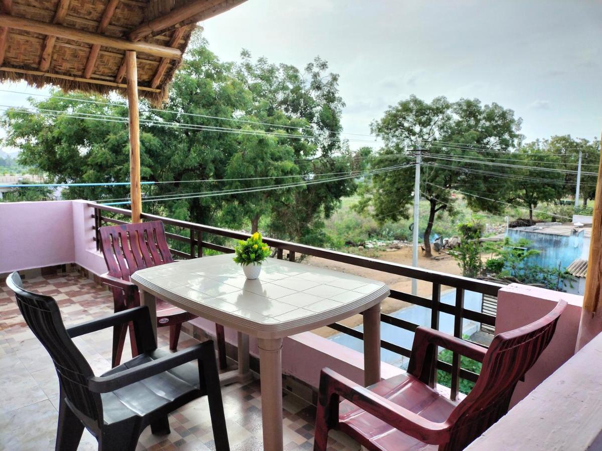 Prajwal Home Stay Hampi Exterior photo