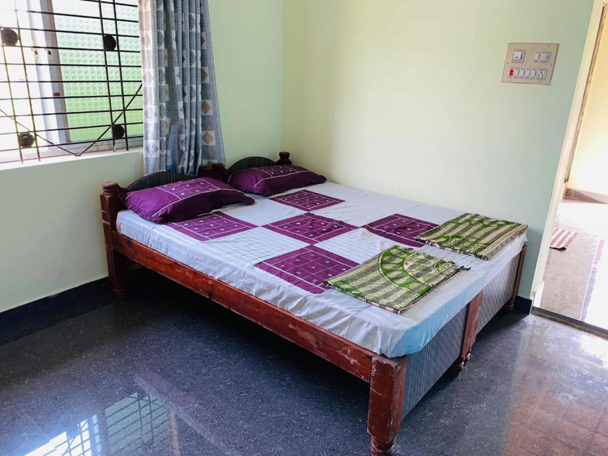 Prajwal Home Stay Hampi Room photo