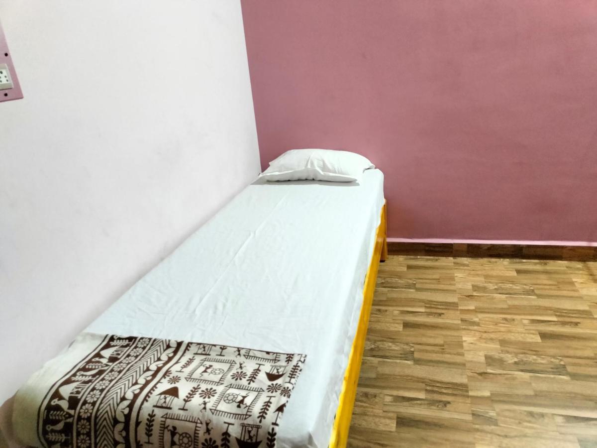 Prajwal Home Stay Hampi Exterior photo