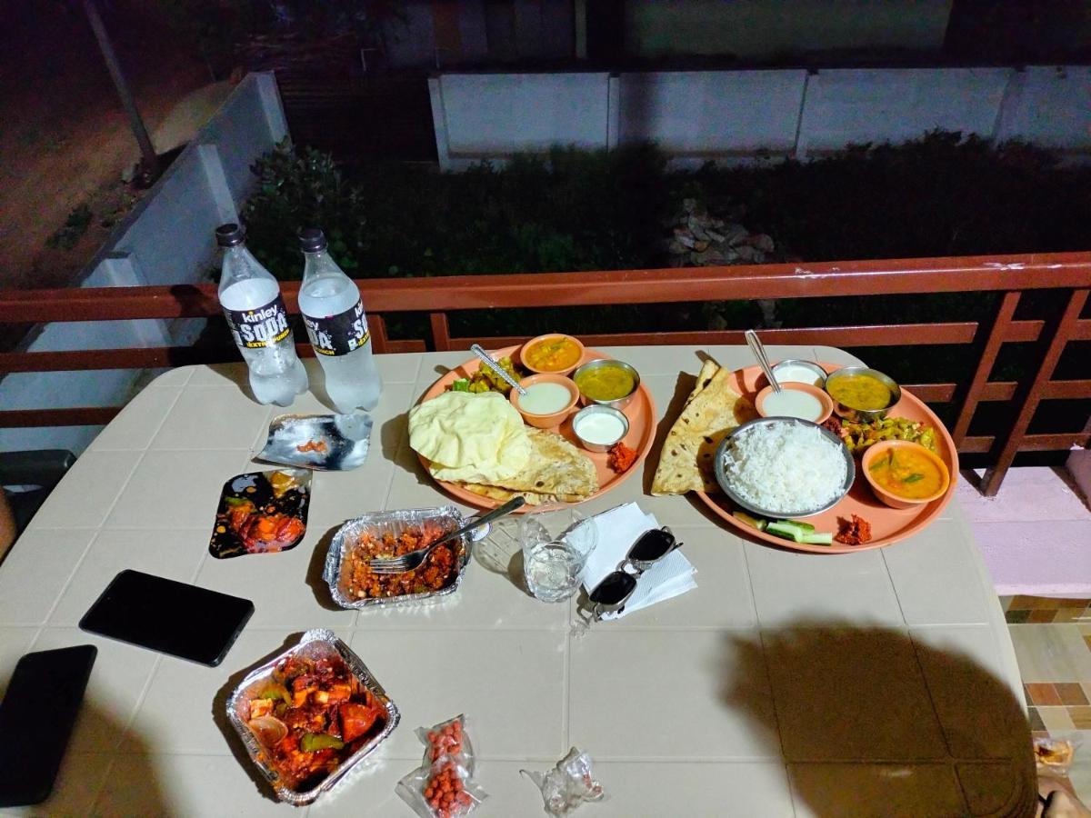 Prajwal Home Stay Hampi Exterior photo
