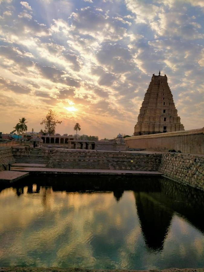 Prajwal Home Stay Hampi Exterior photo