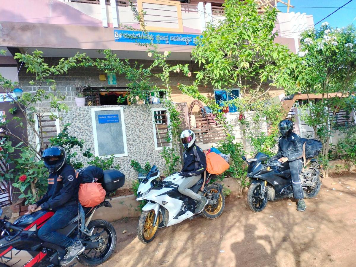 Prajwal Home Stay Hampi Exterior photo