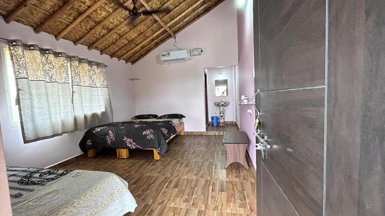Prajwal Home Stay Hampi Exterior photo