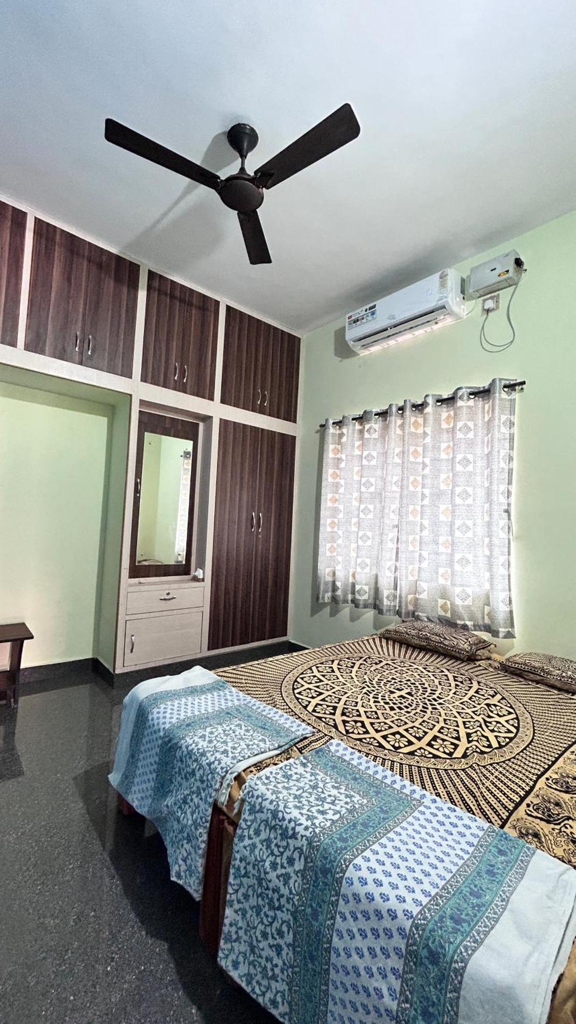 Prajwal Home Stay Hampi Room photo